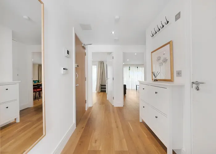 Hermitage Road Apartment By Morethanstays